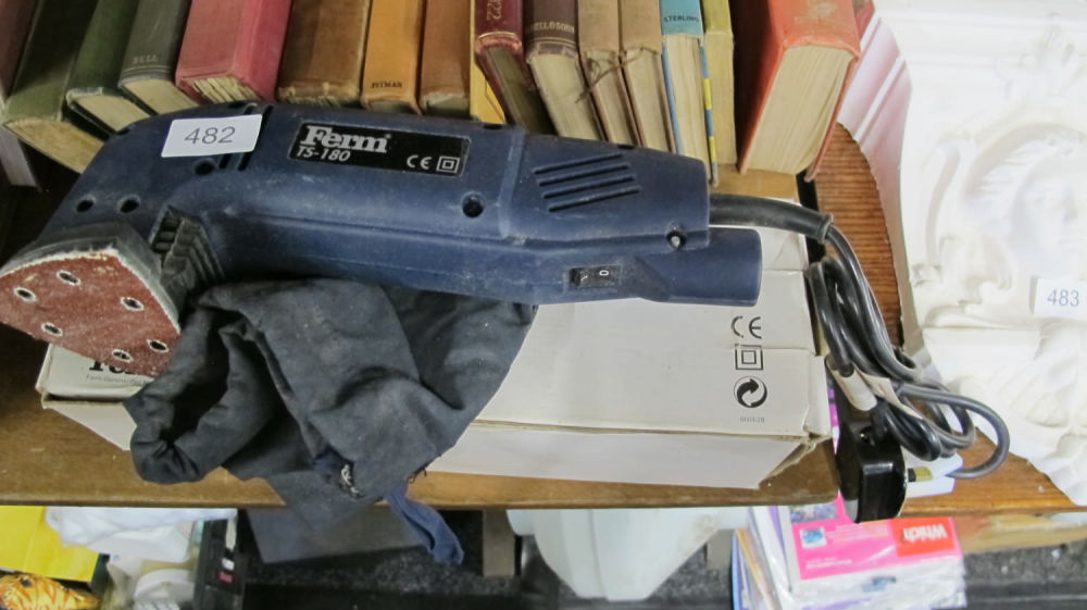 Lot 482: Detail sander