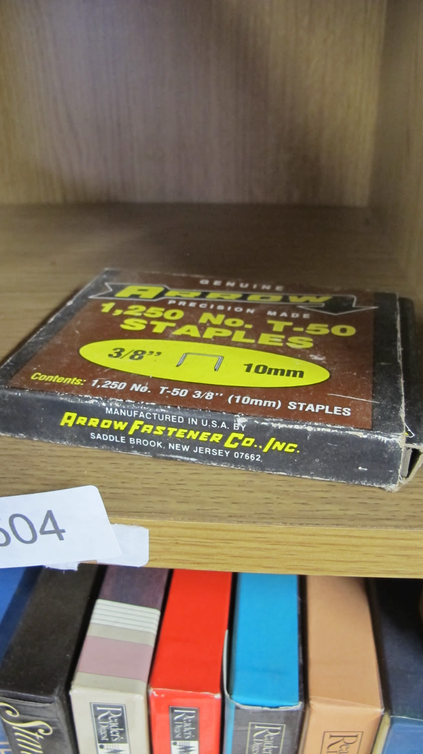 Lot 504: Fencing staples