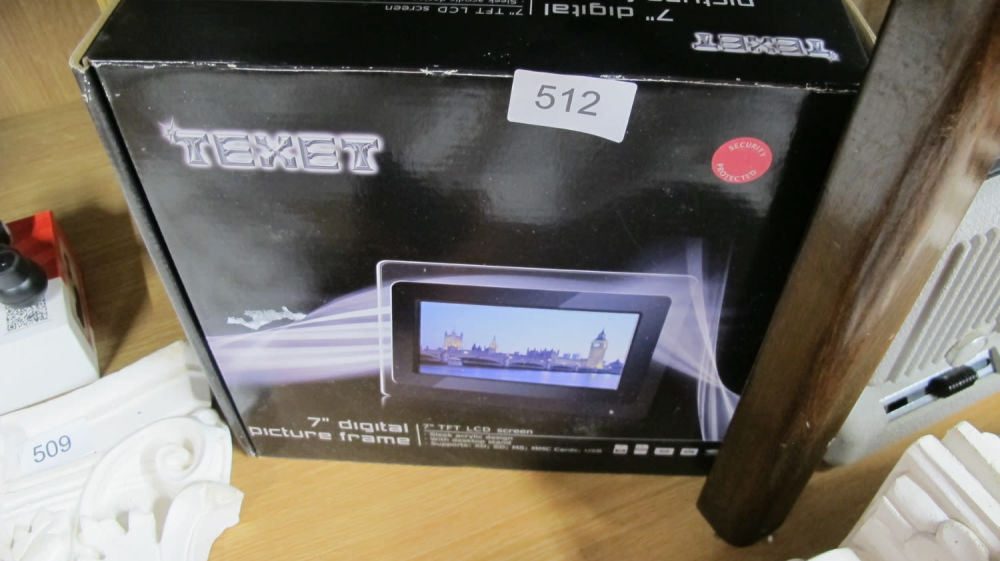 Lot 512: Digital picture frame