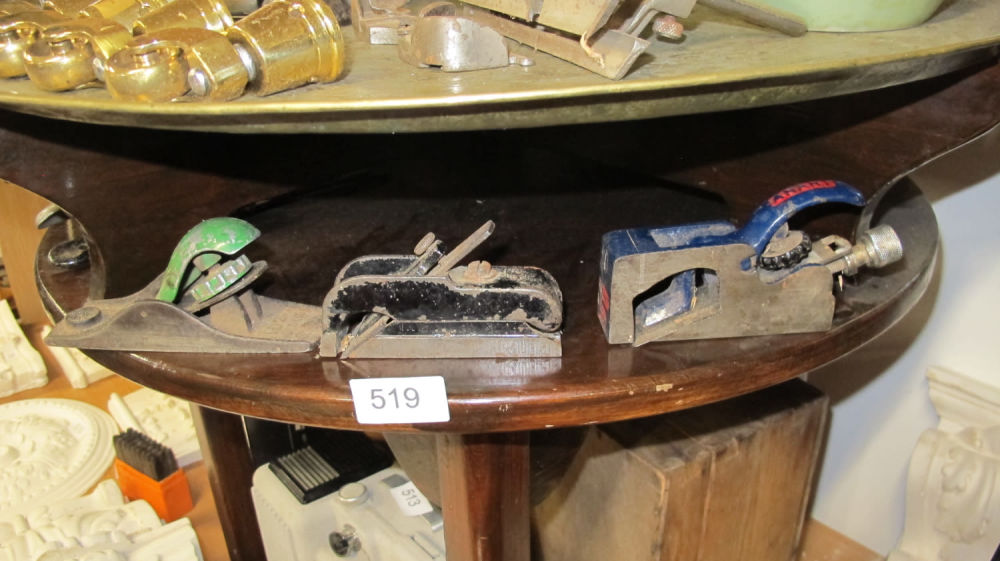 Lot 519: three model makers detail small planes