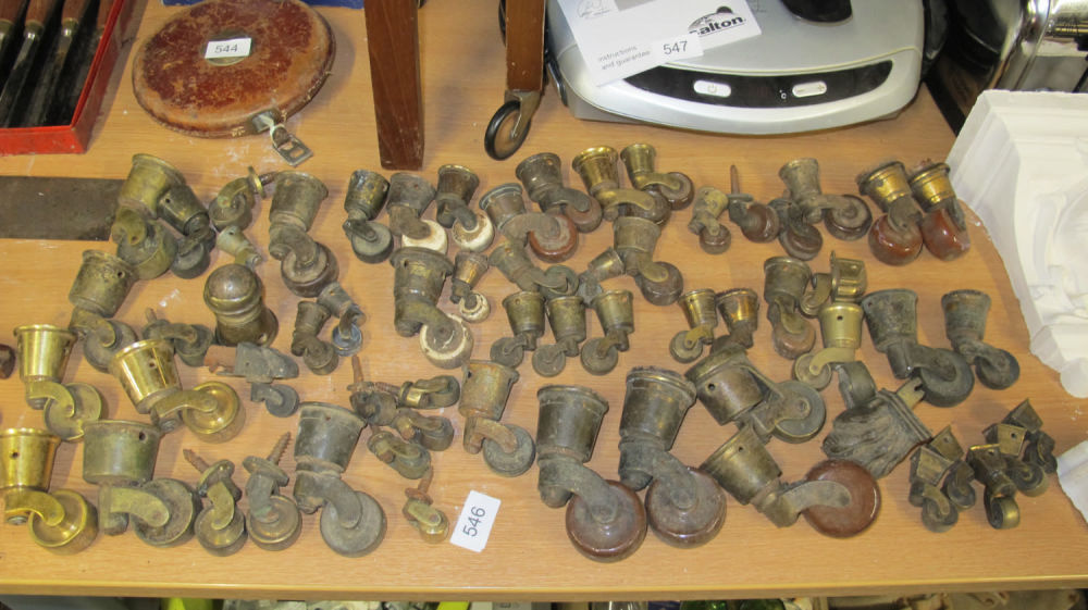 Lot 546: A large quantity of antique brass and other...