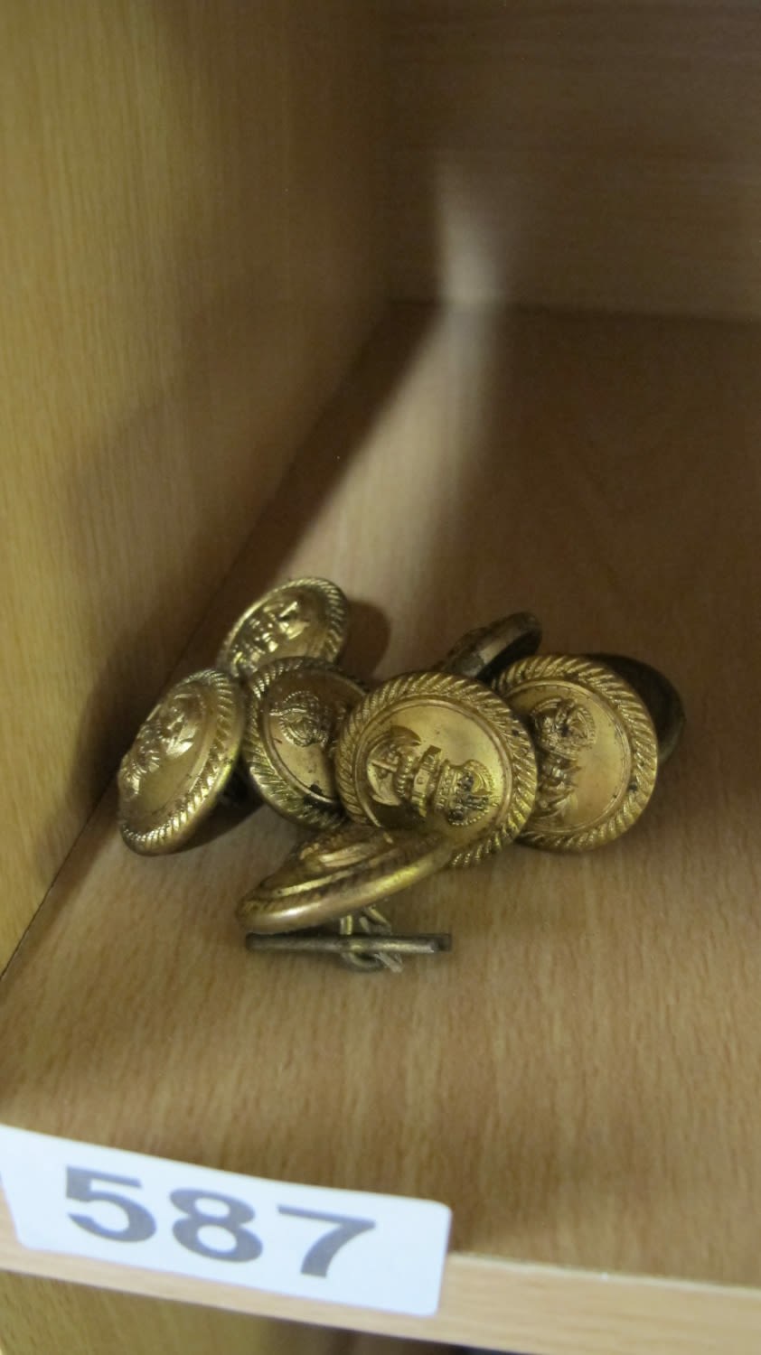 Lot 587: Military buttons