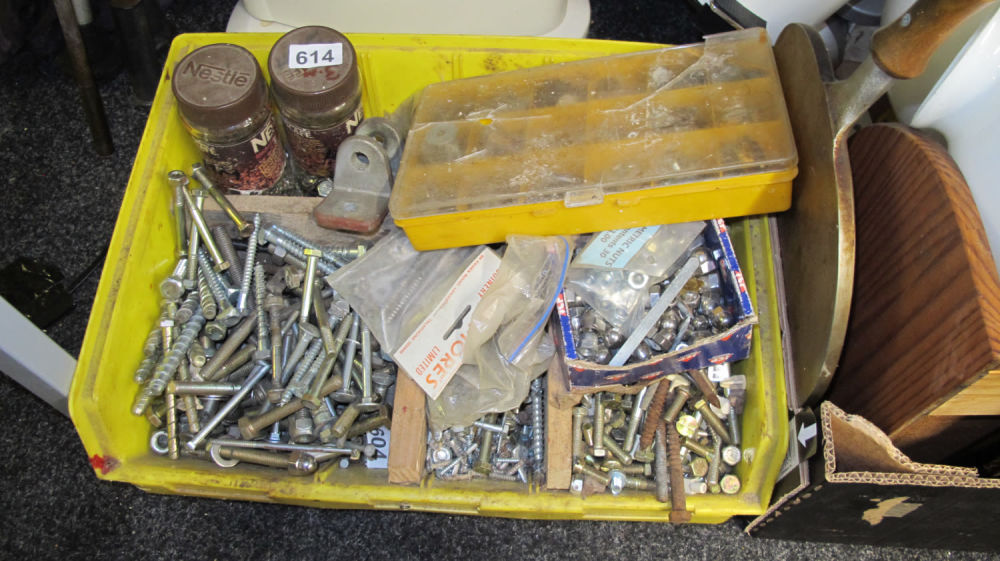 Lot 614: Tub of bolts, screws etc