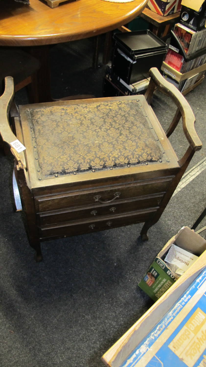 Lot 681: Antique piano stool with sheet music storage. AF:...
