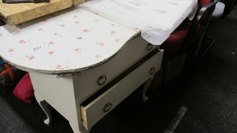 Lot 697: kidney shaped glass topped dressing table with mirrors