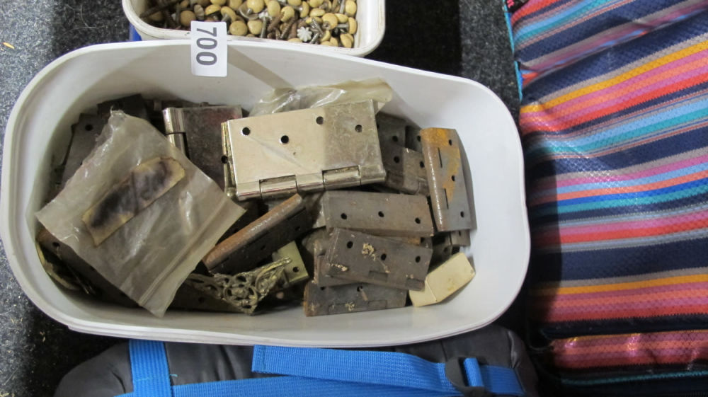 Lot 700: a quantity of brass /metal Hinges and locks