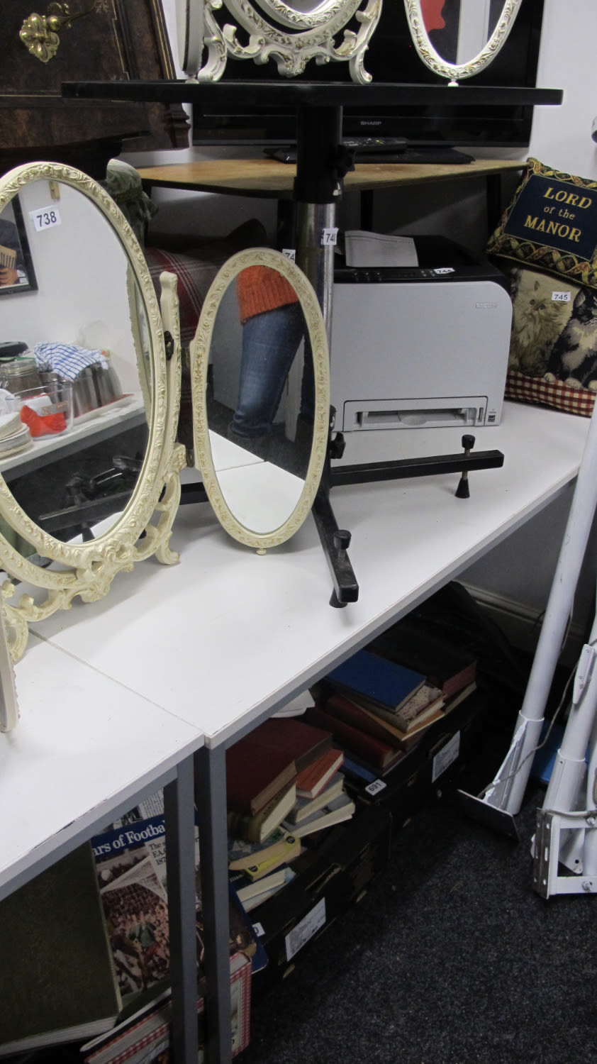 Lot 740: projector stand