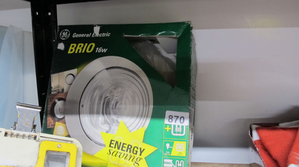 Lot 870: Bulkhead light