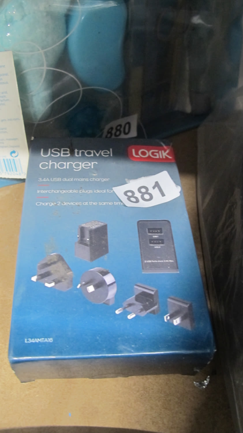 Lot 881: USB travel charger