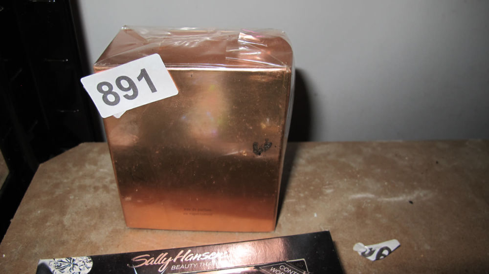 Lot 891: Perfume