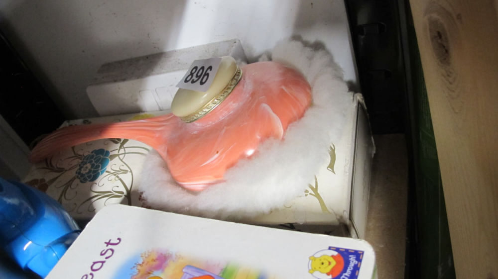 Lot 896: Gift set