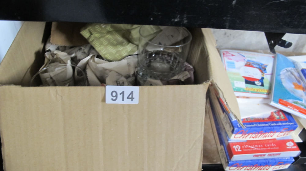 Lot 914: Box of misc.