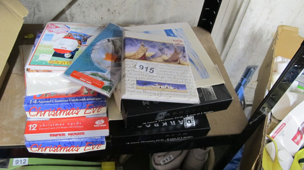 Lot 915: Quantity of greetings cards
