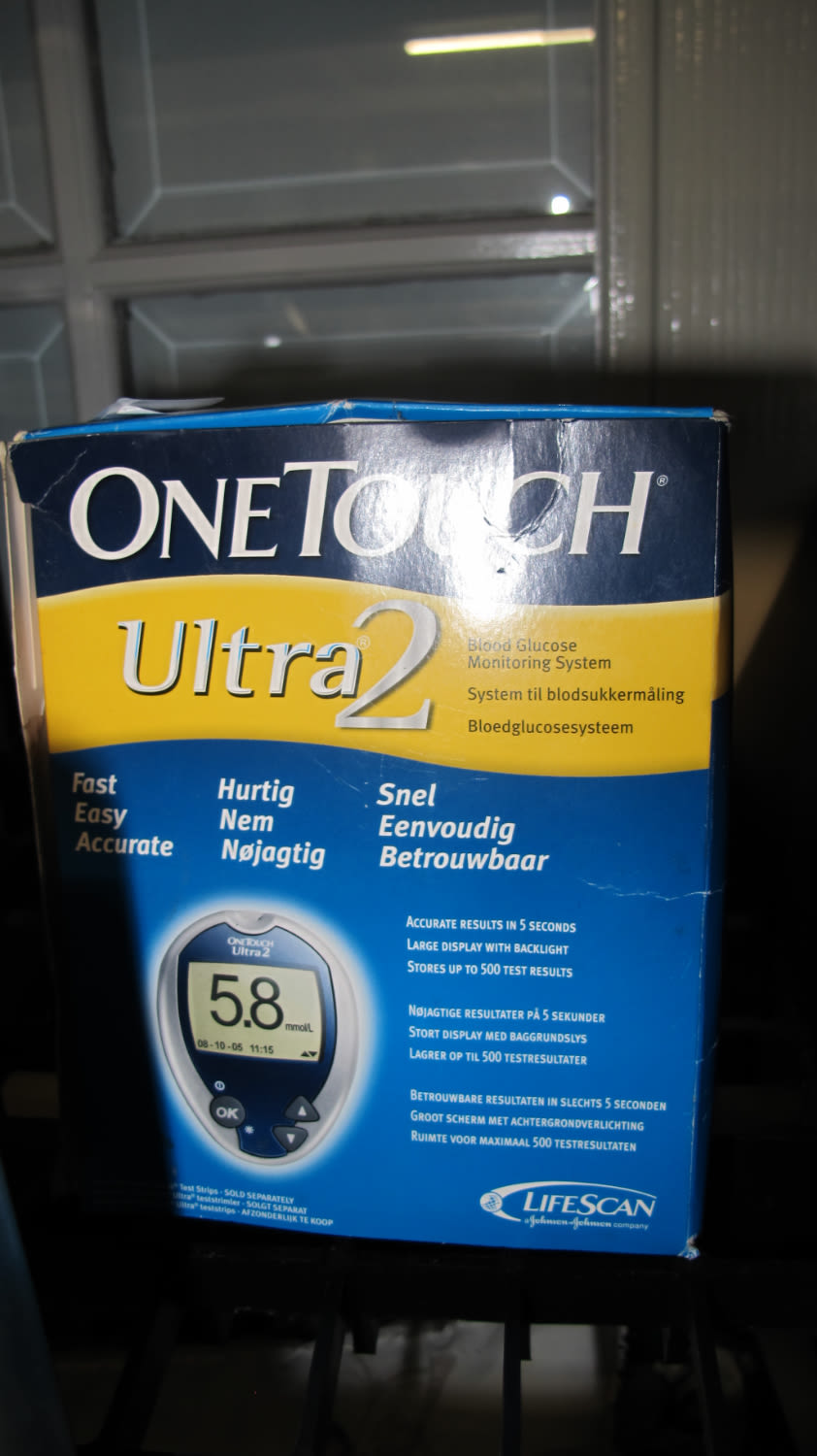 Lot 948: Blood glucose monitor