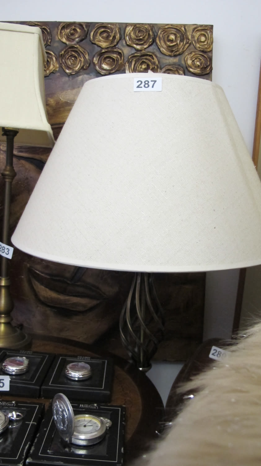 Lot 287: Table lamp