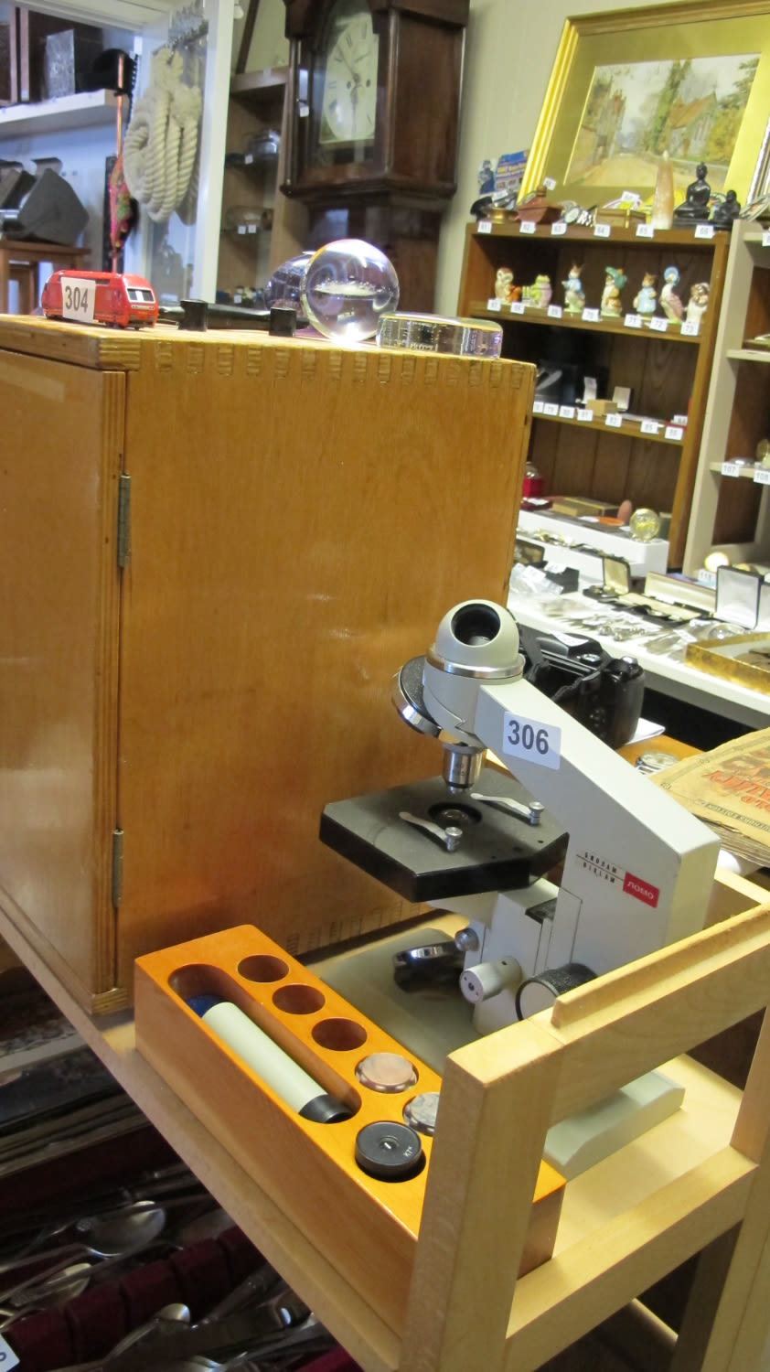 Lot 306: Russian Biolam Lomo Microscope with 40mm Objective omplete...