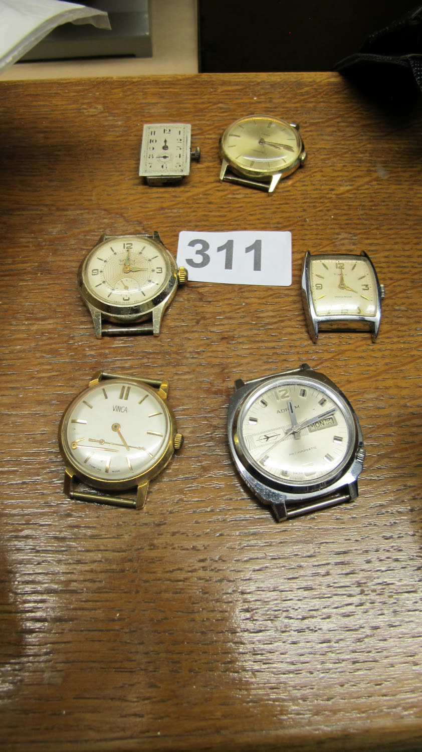 Lot 311: Vintage watches