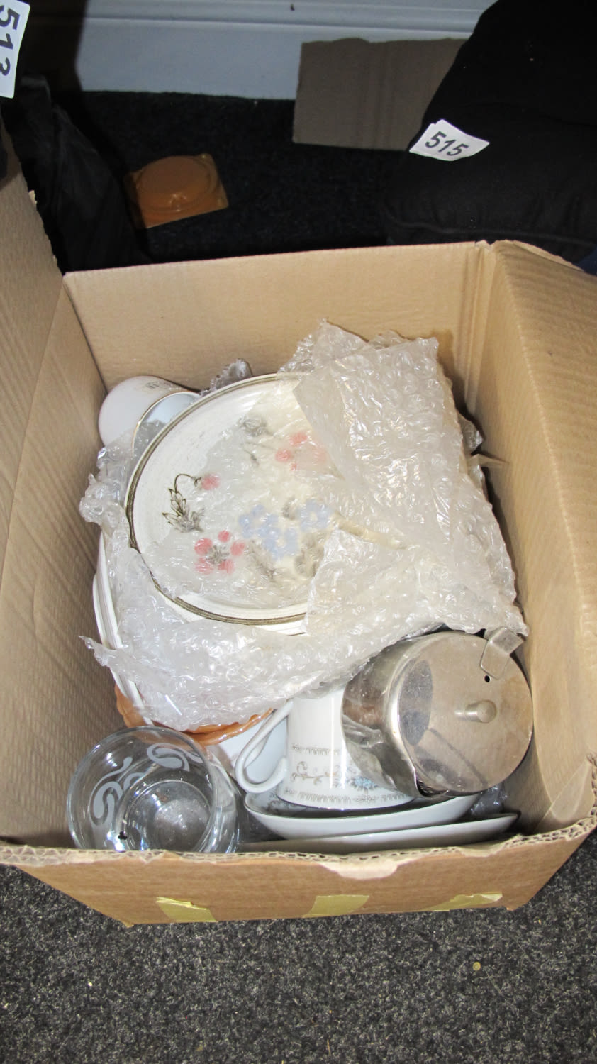 Lot 514: Box of misc