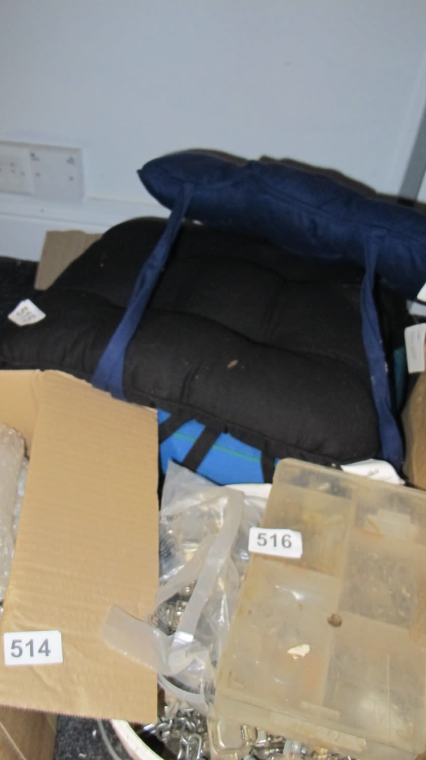 Lot 515: Seat cushions