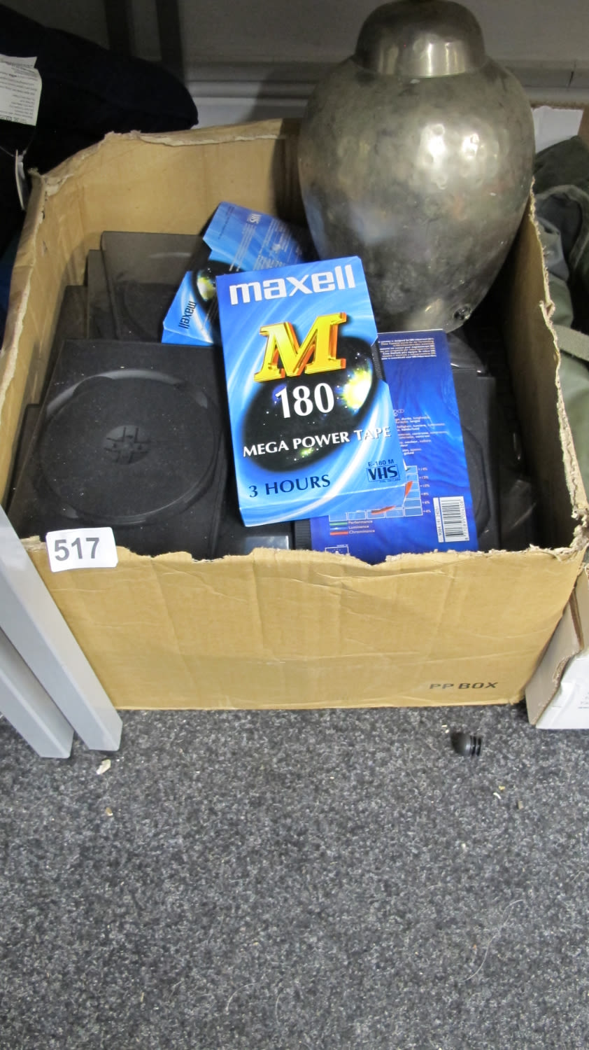 Lot 517: Box of misc