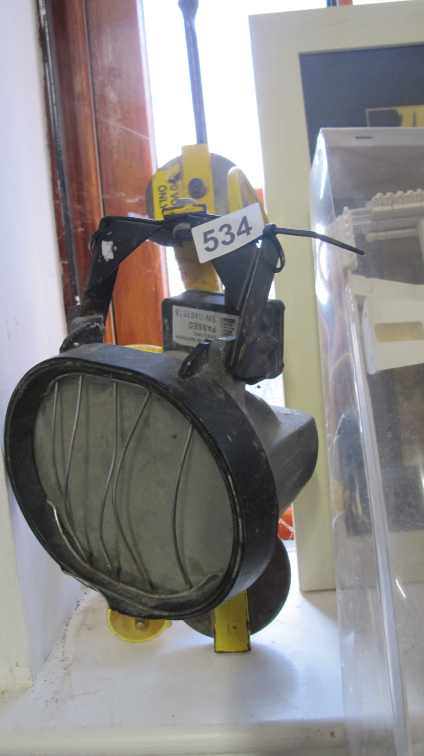 Lot 534: Site lamp