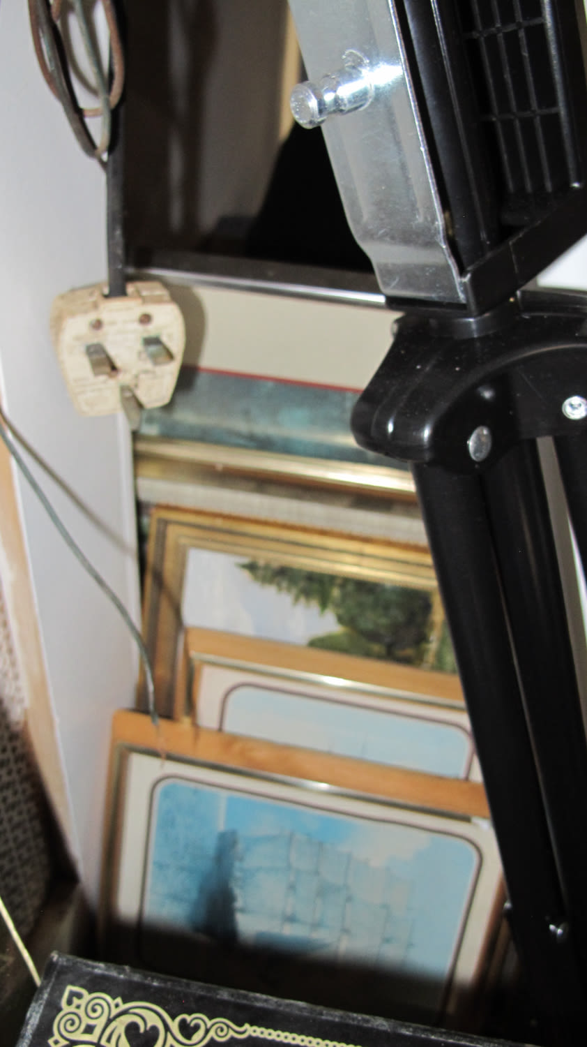Lot 547: Quantity of pictures
