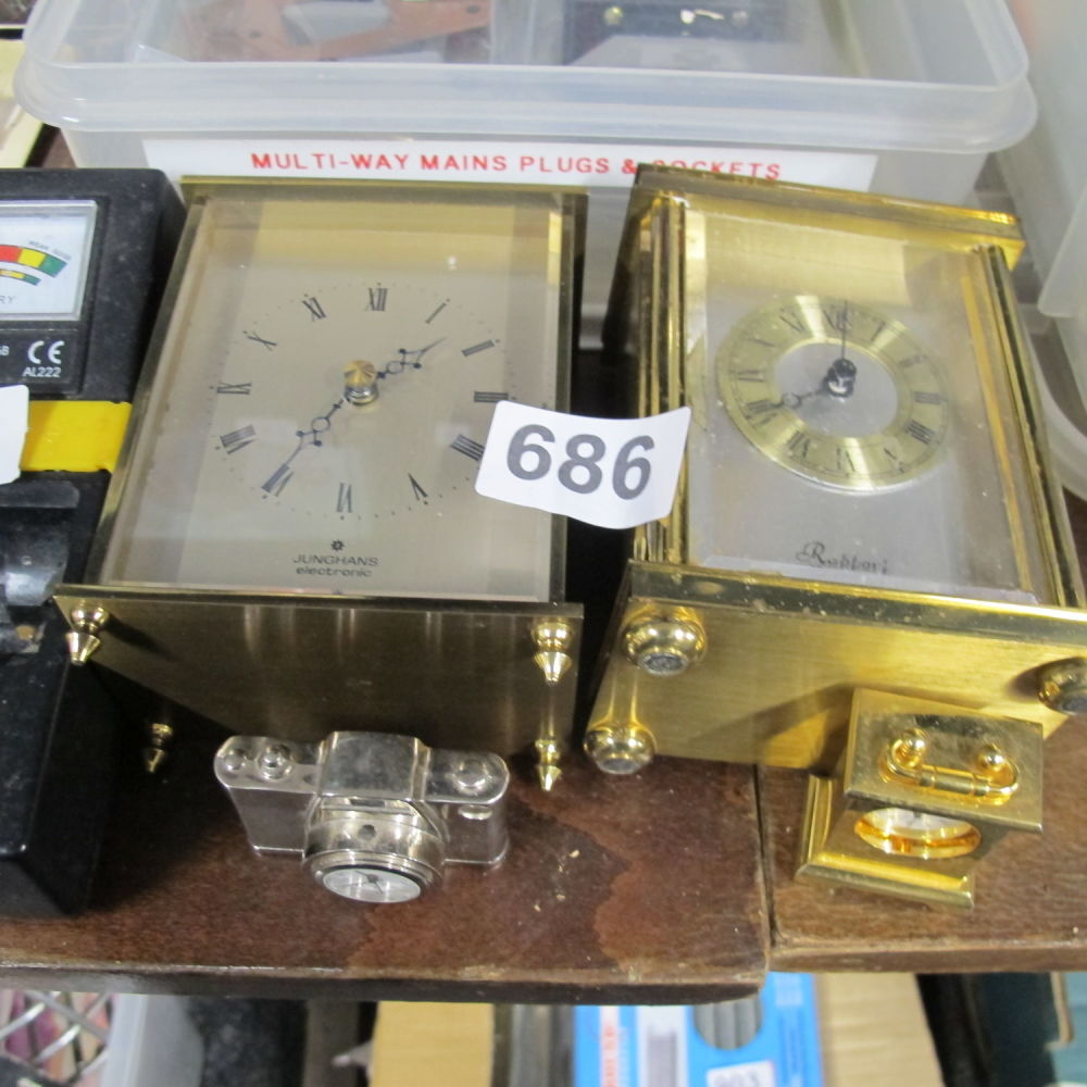Lot 686: Quantity of clocks