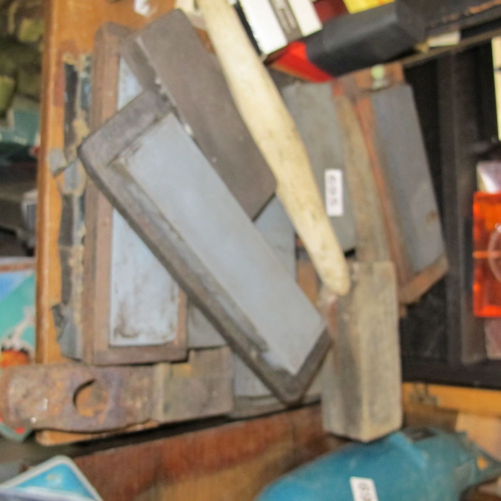 Lot 695: Whetstones