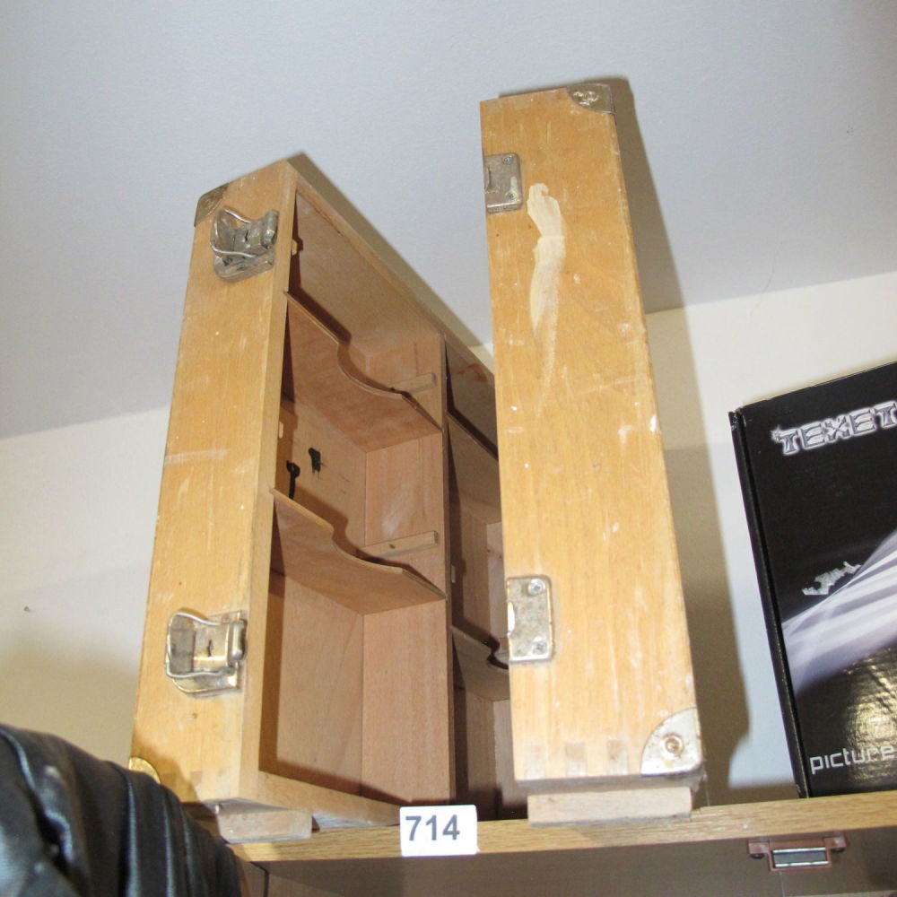 Lot 714: Wooden case