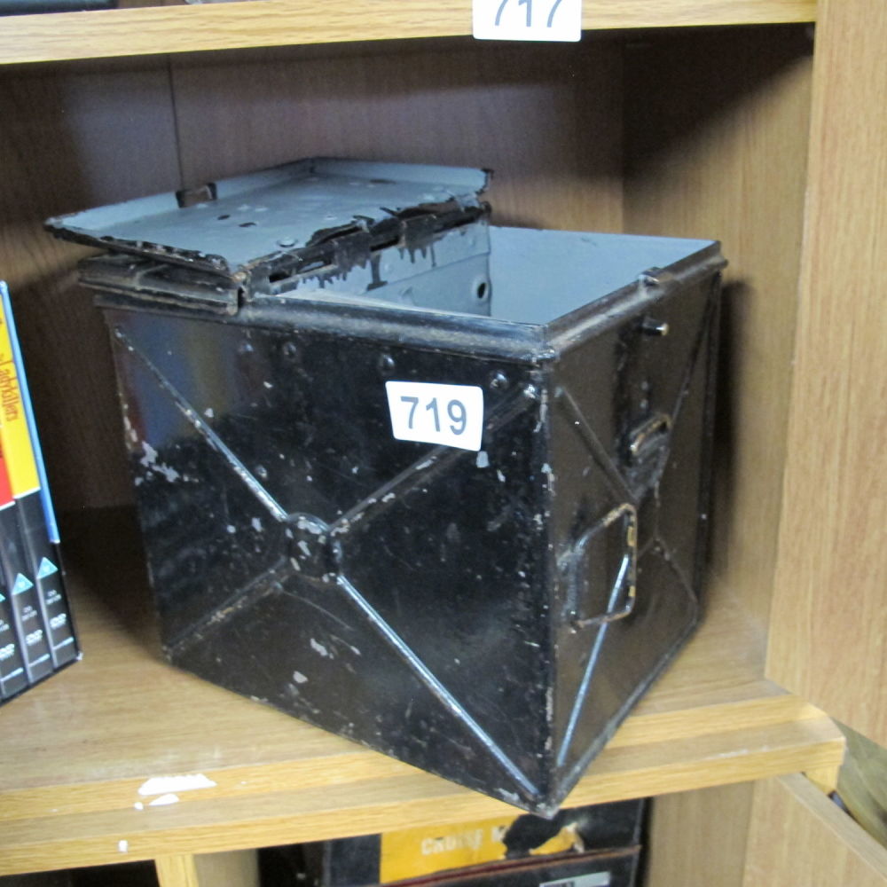 Lot 719: Developing tank