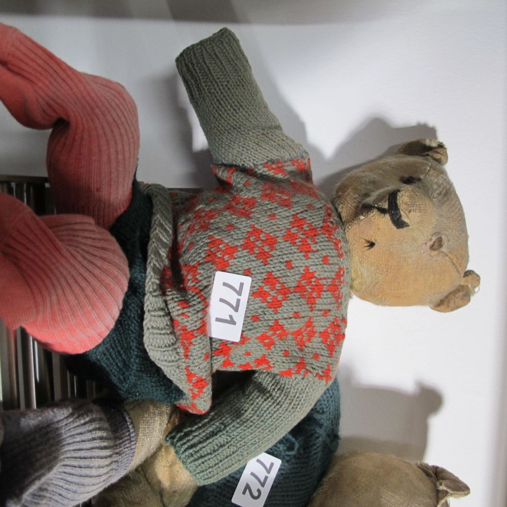 Lot 771: Well loved ted