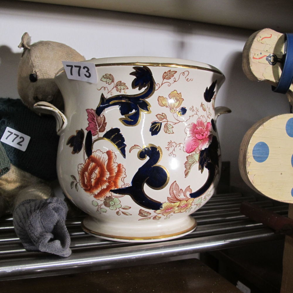 Lot 773: Masons planter