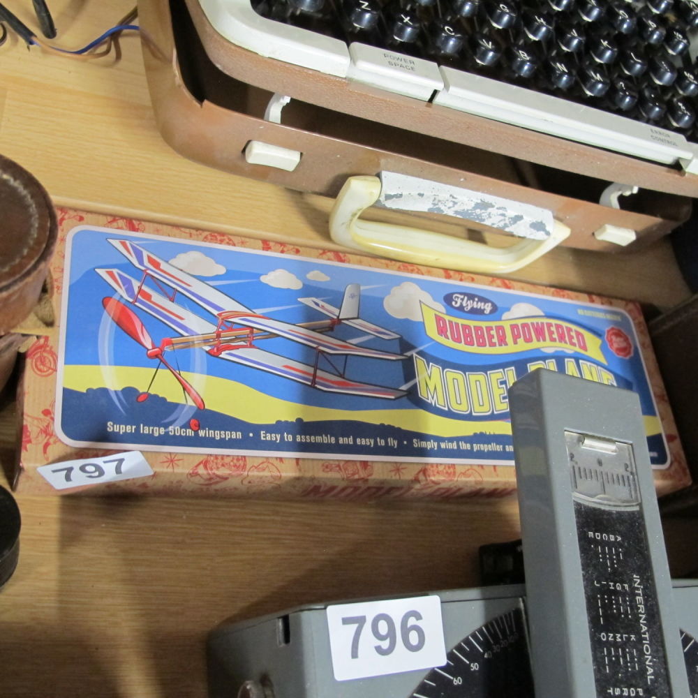 Lot 797: Model plane