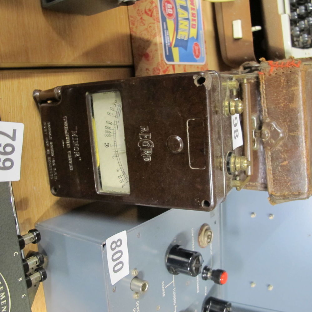 Lot 798: Vintage insulation tester
