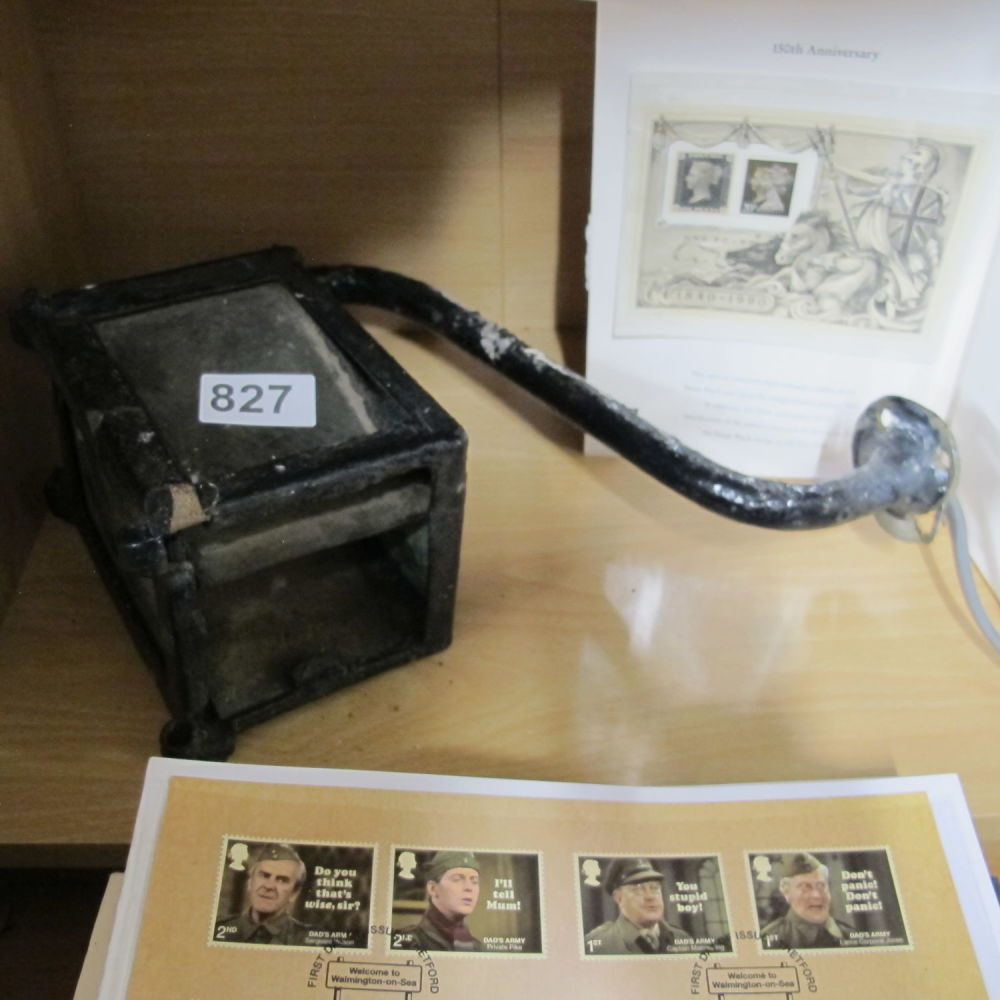 Lot 827: Outdoor lantern
