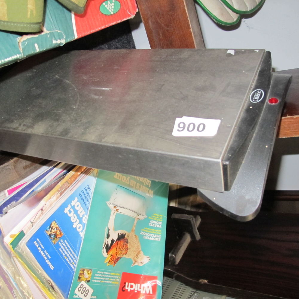 Lot 900: Hot plate