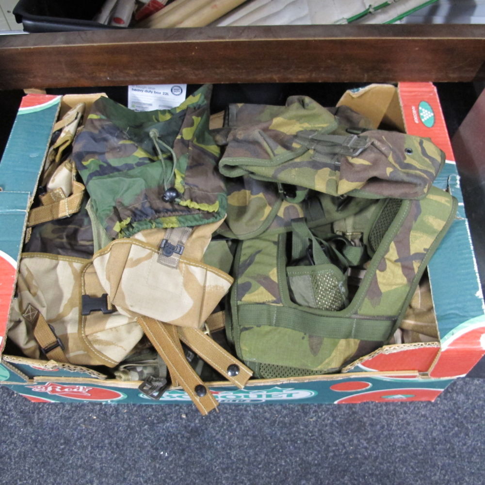 Lot 902: Camo gear