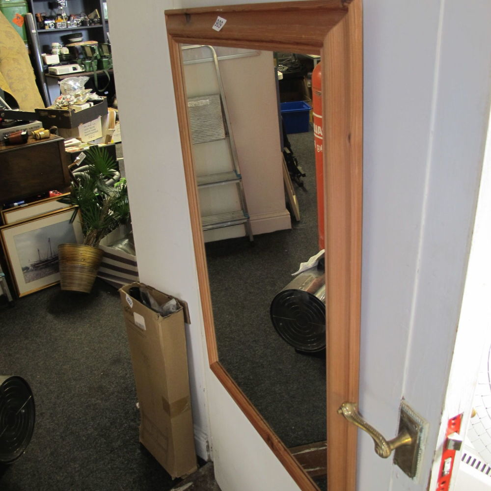Lot 909: Mirror