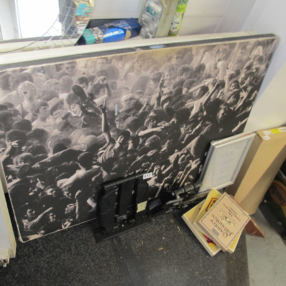 Lot 911: Concert wall art