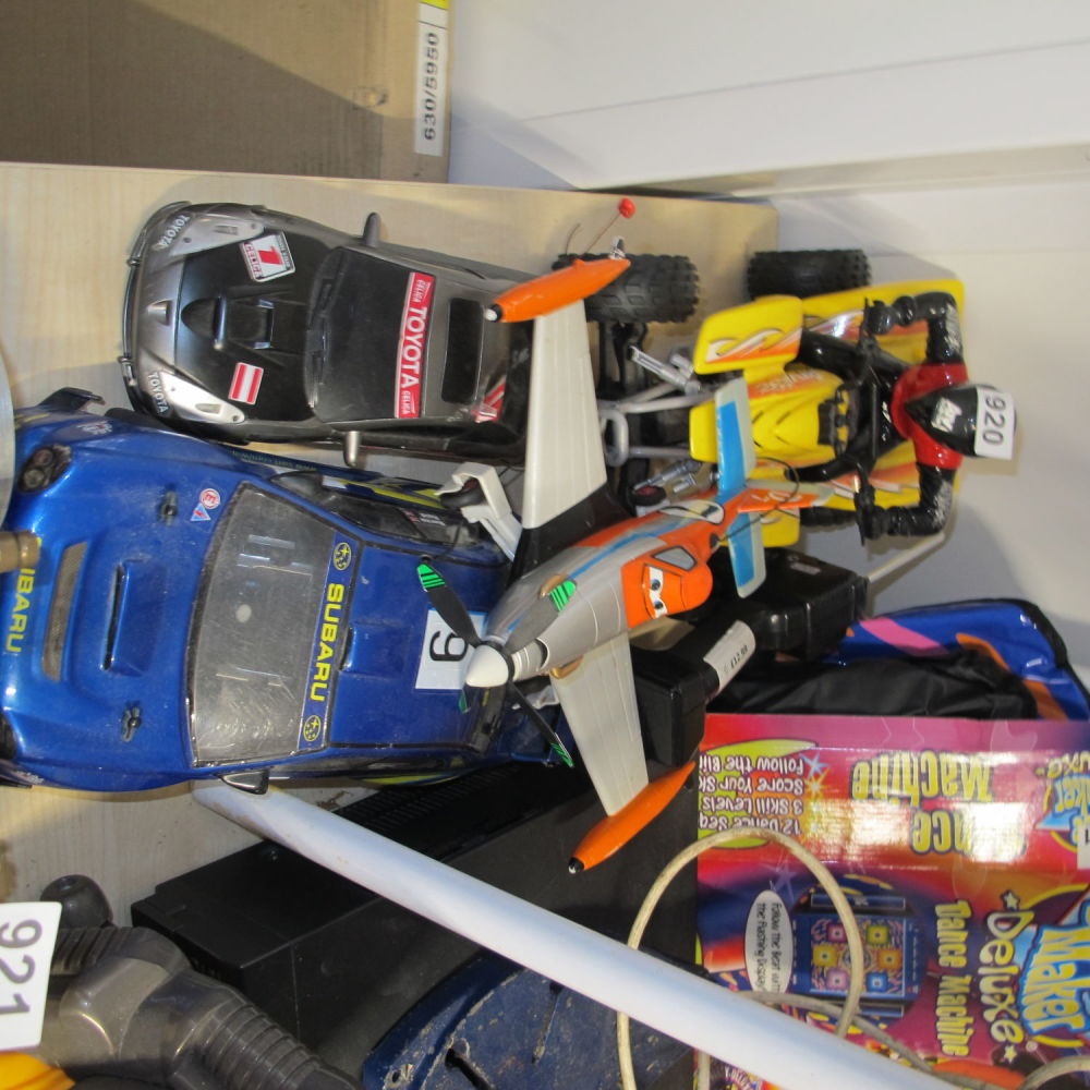 Lot 920: Toys