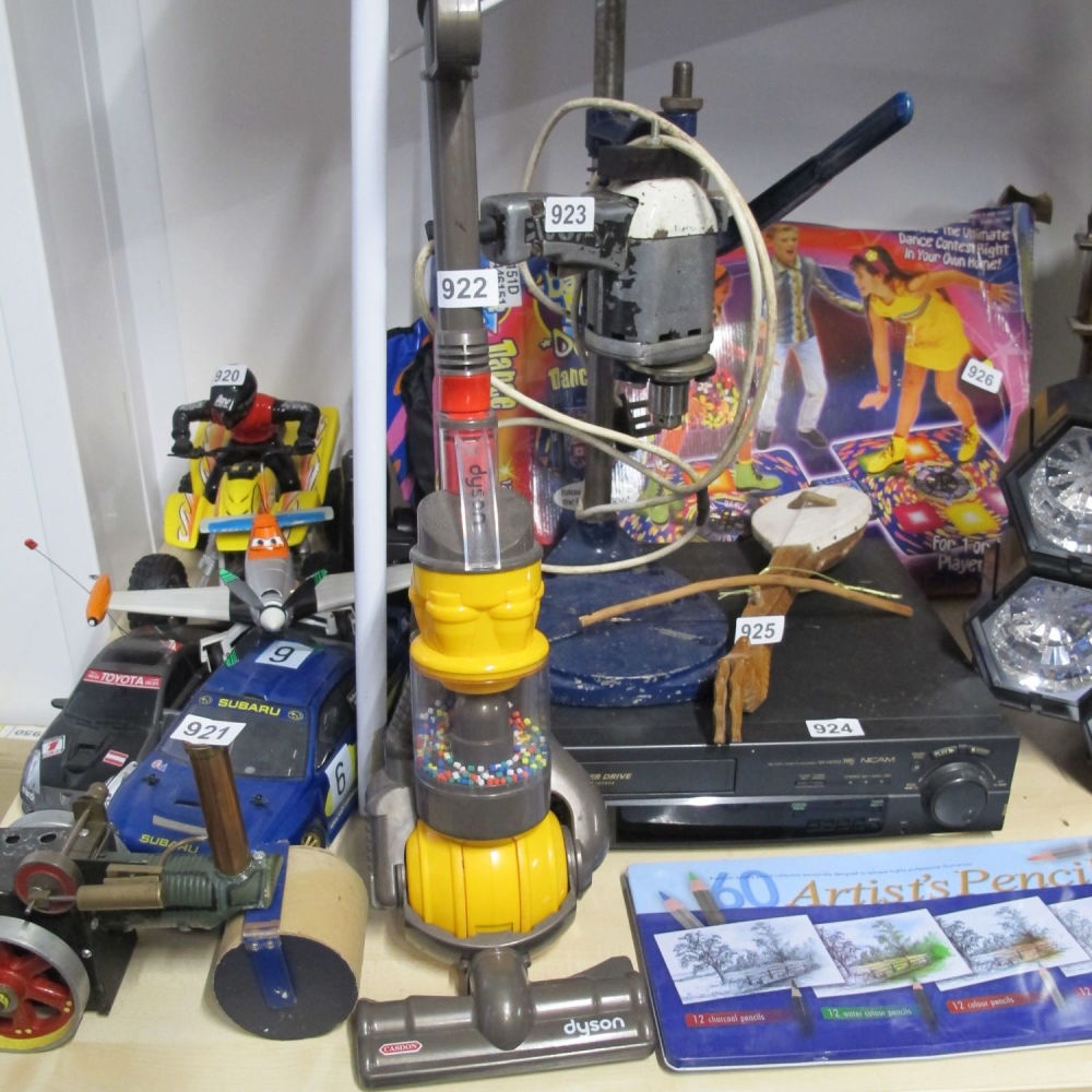 Lot 922: Dyson vacuum toy