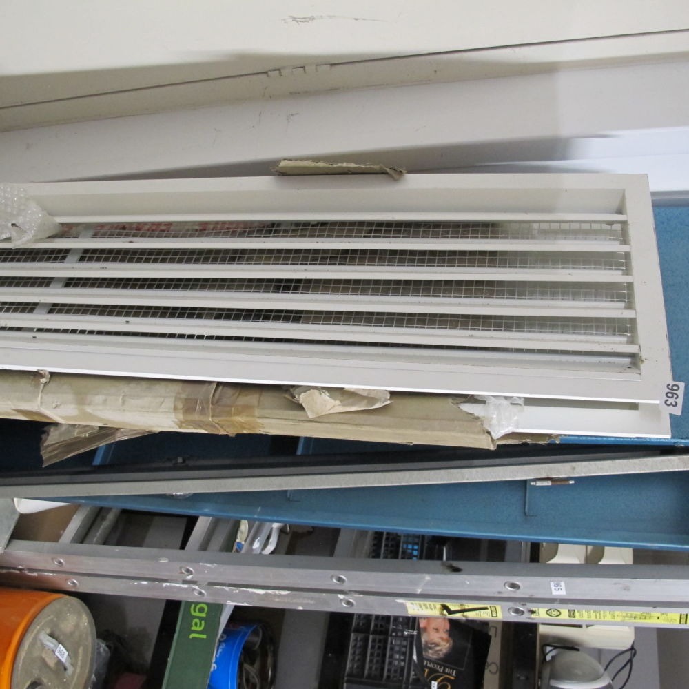 Lot 963: Louvres