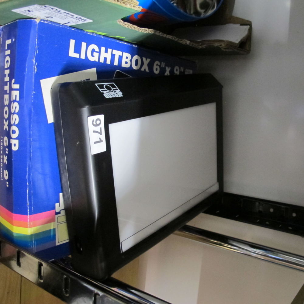 Lot 971: Lightbox