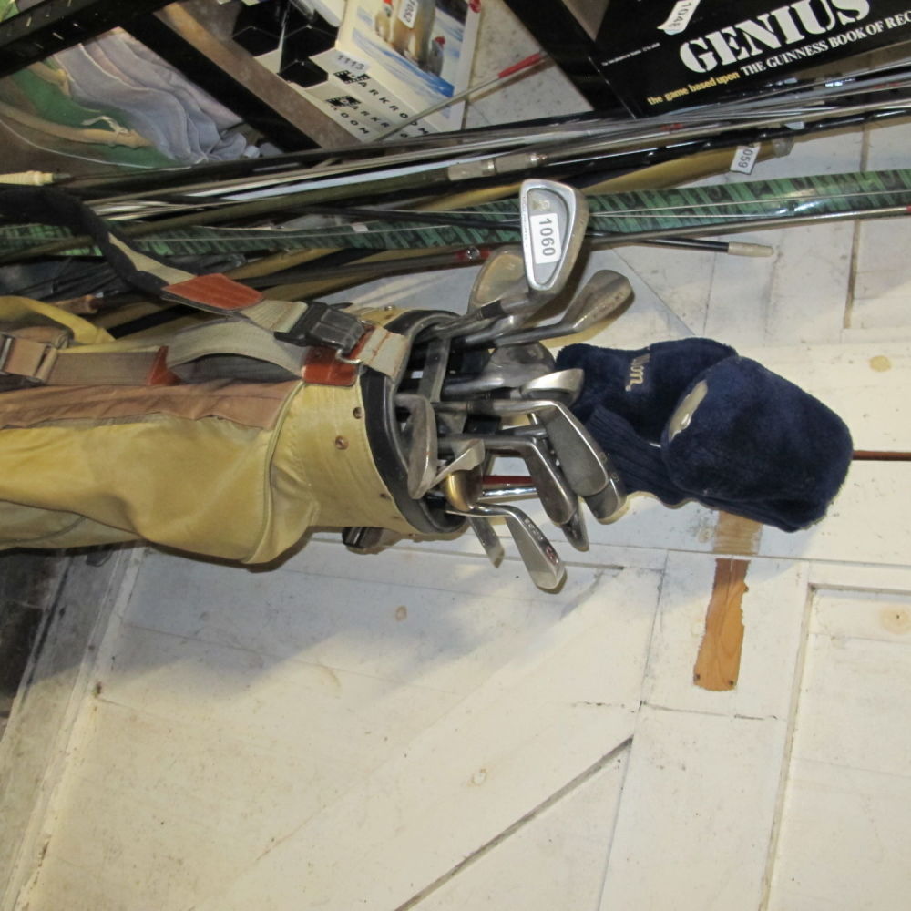 Lot 1060: Golf clubs