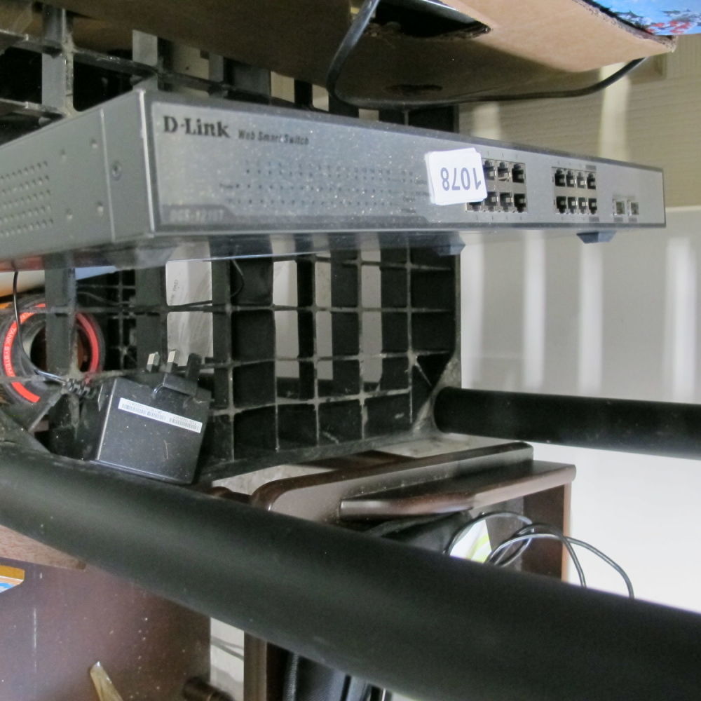 Lot 1078: Network switch