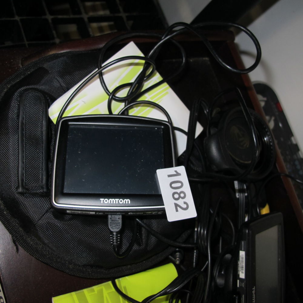 Lot 1082: Tomtom satnav