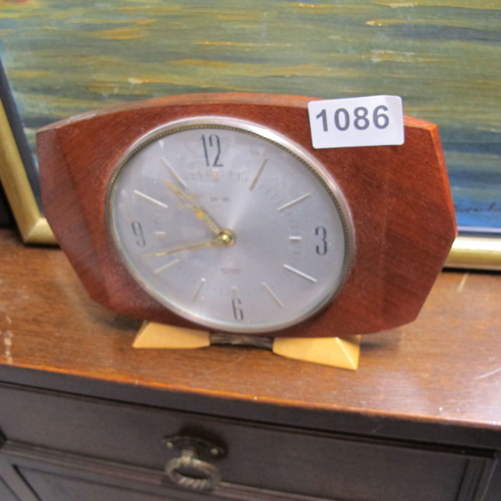 Lot 1086: Vintage mantel clock