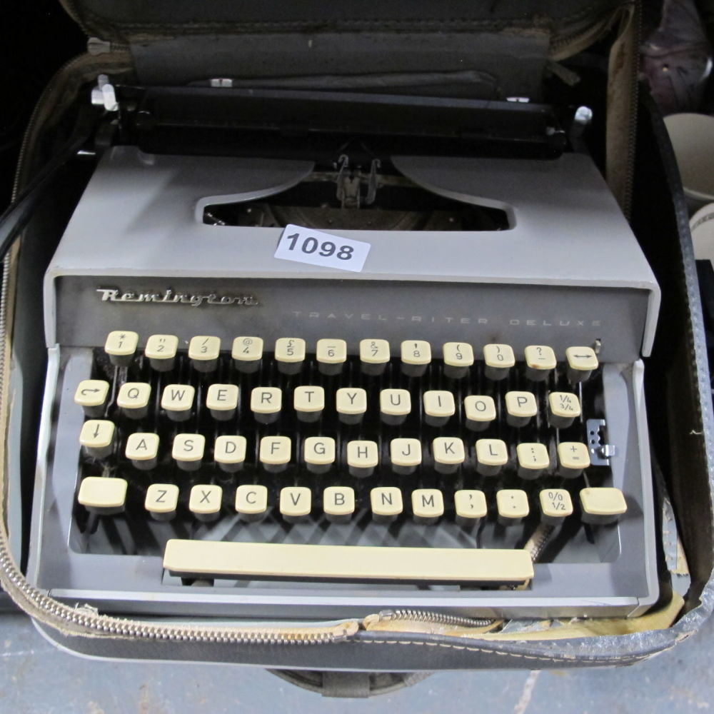Lot 1098: Vintage Remington typewriter
