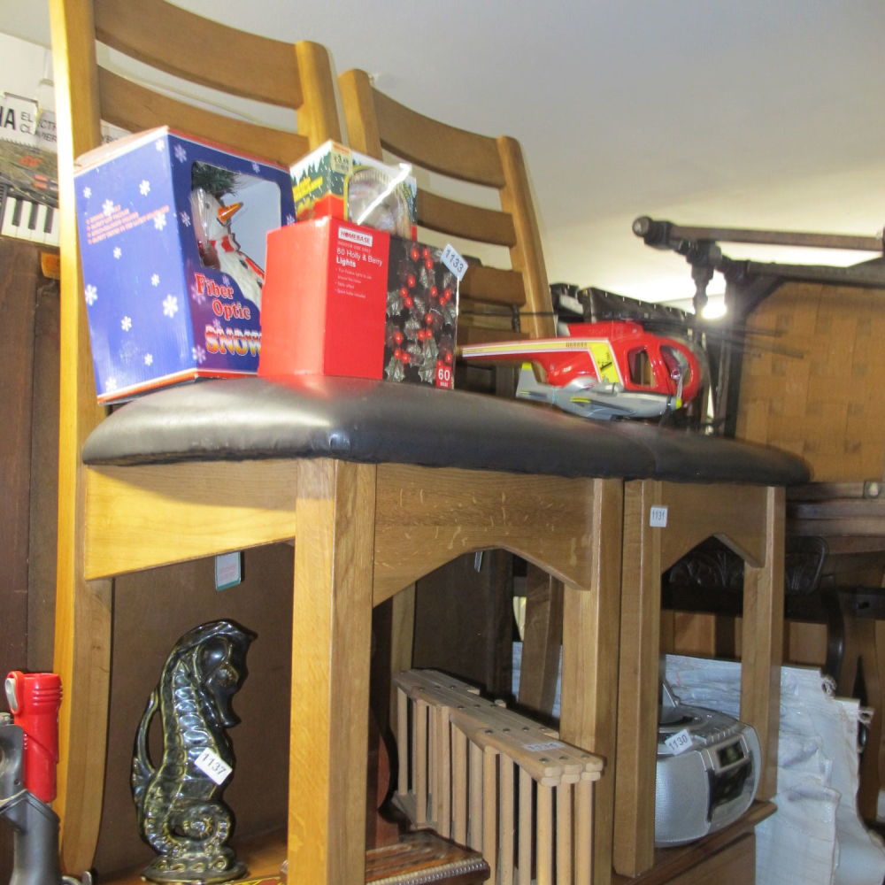 Lot 1131: 2 chairs