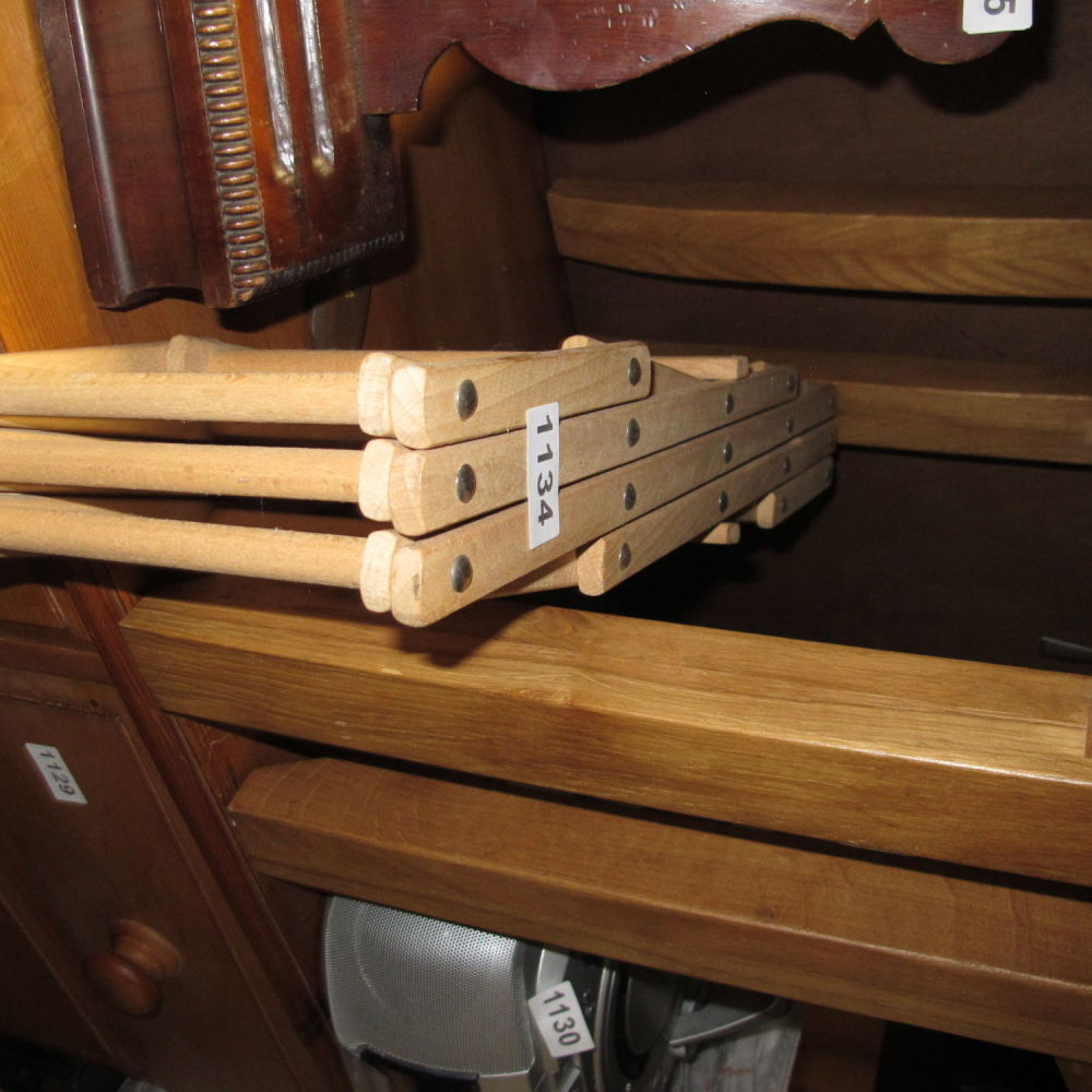 Lot 1134: Folding wine rack